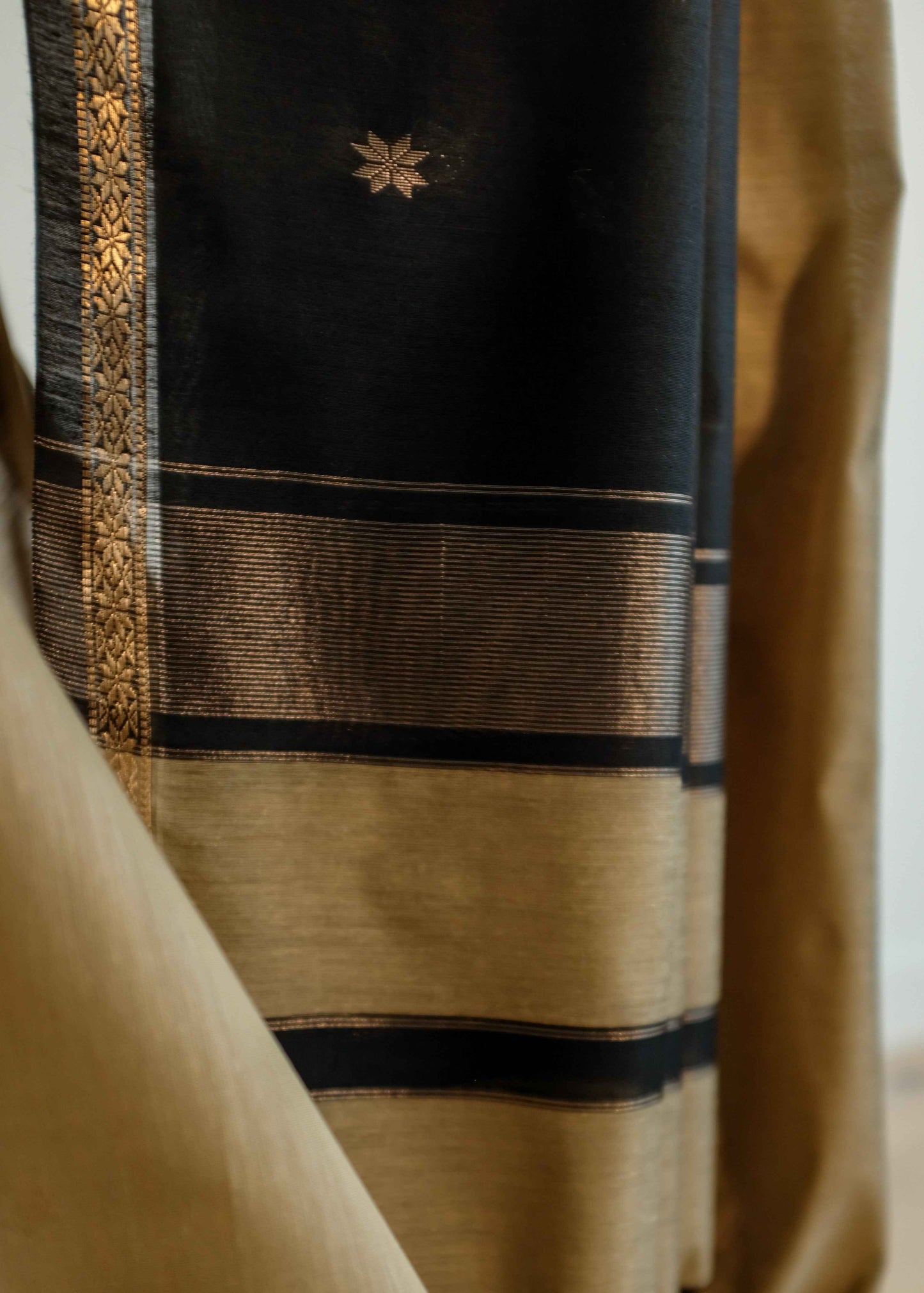 Black-Brown Maheshwari Silk Cotton Saree