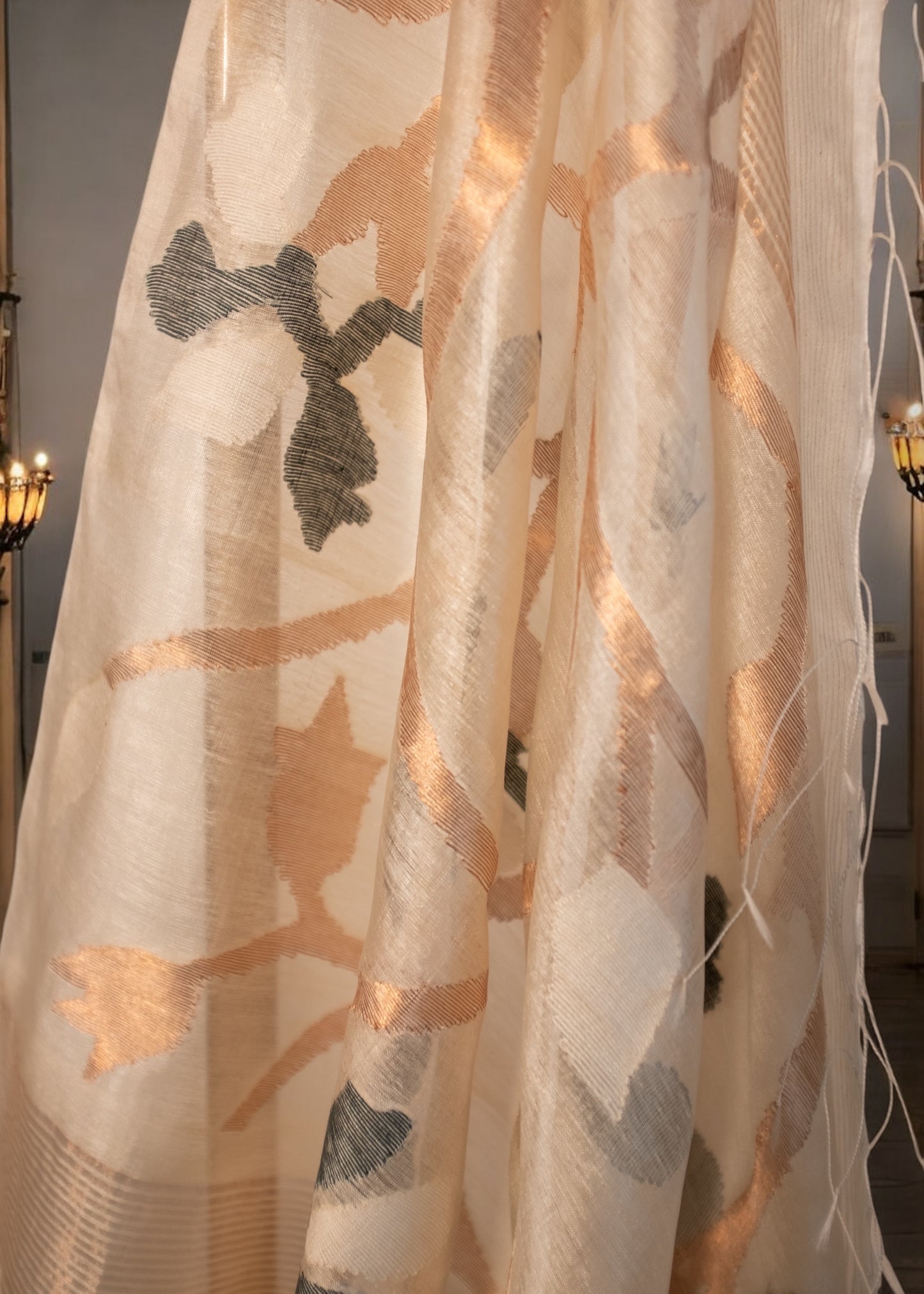 Pure Handwoven Jamdhani Tussar Silk with floral design pallu