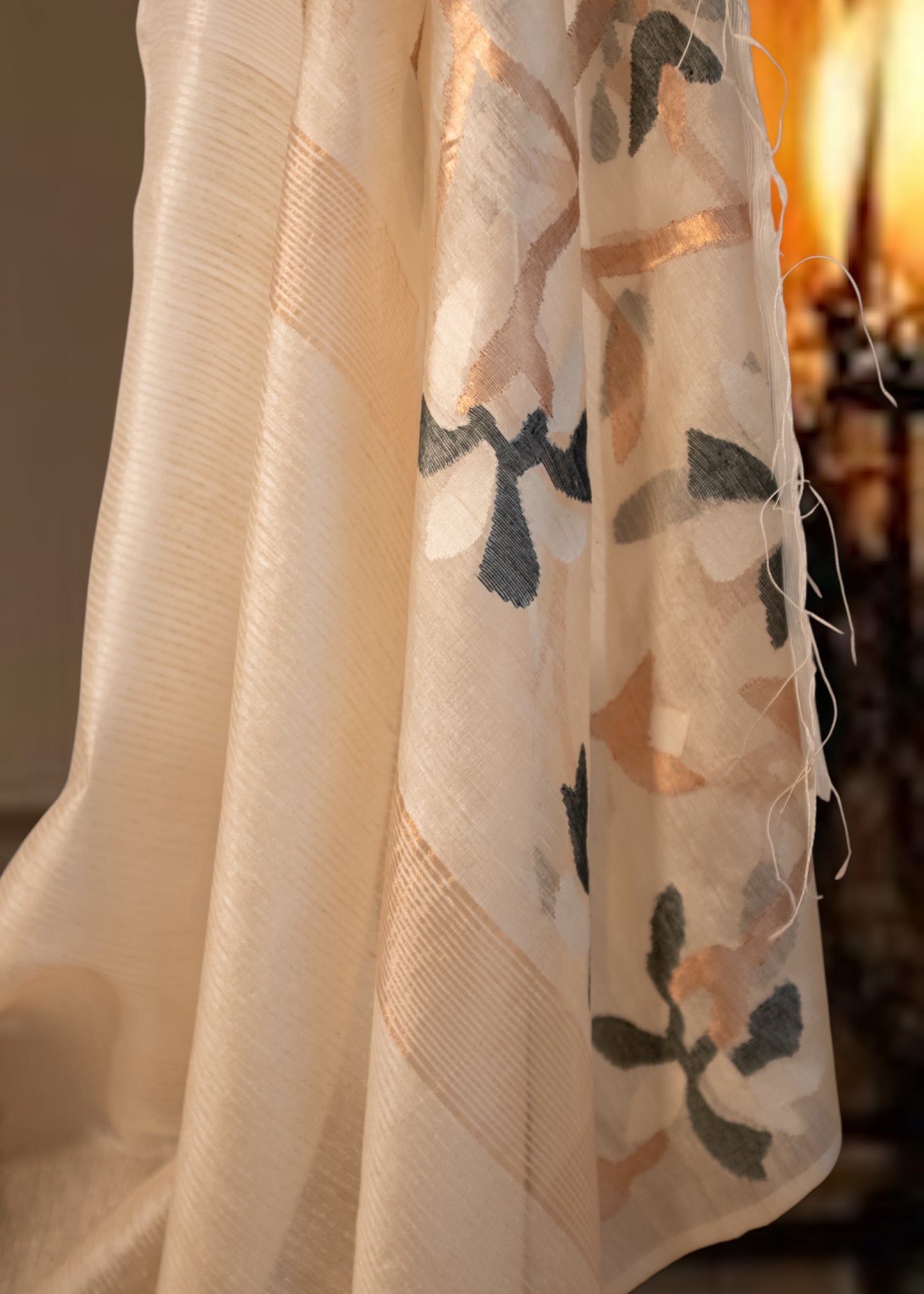 Pure Handwoven Jamdhani Tussar Silk with floral design pallu