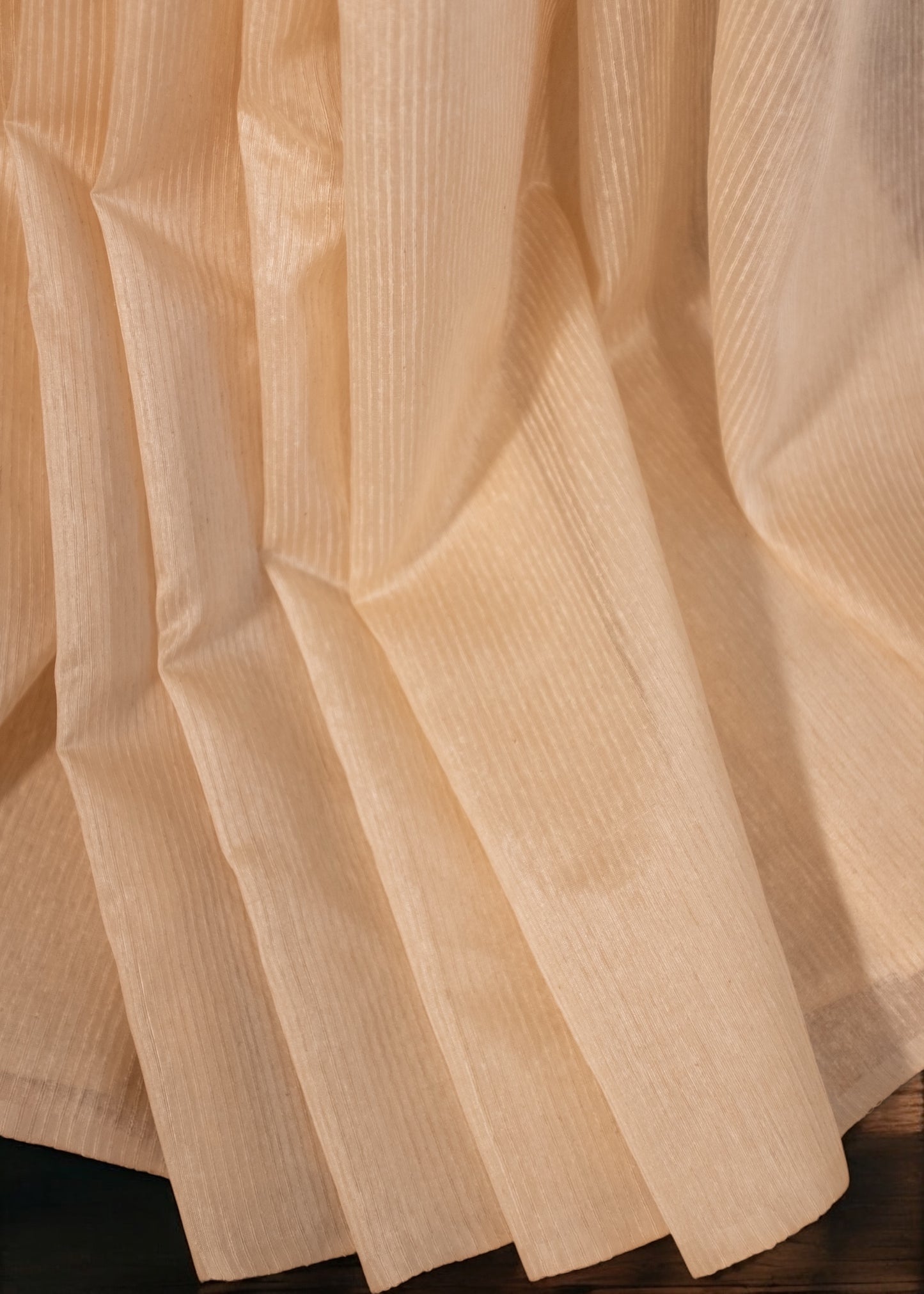 Pure Handwoven Jamdhani Tussar Silk with floral design pallu